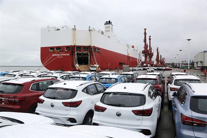 FOB vs CIF for Car Export (2026): Costs, Risk & What’s Included