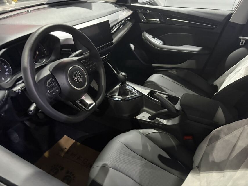 MG 5 1.5L MT COM