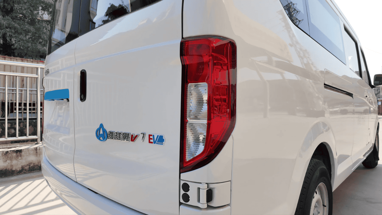Changan Kuayue StarV7 mini vans