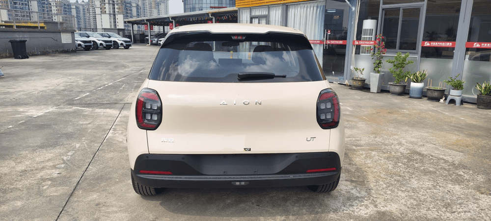 2026 GAC AION UT 500KM Modèle de base Berline à hayon 100 % électrique